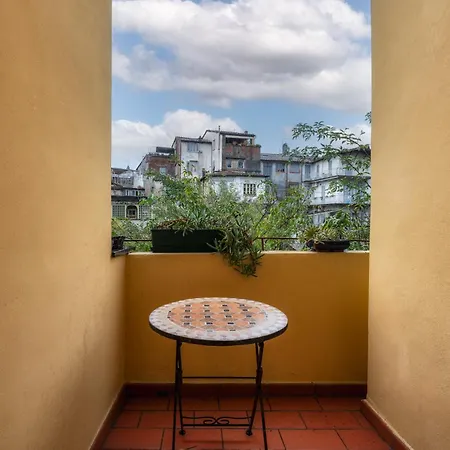 Anfiteatro Apartment *